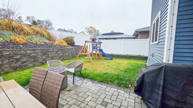 Building Photo - 279 Suffolk Ave