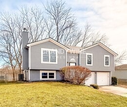 Building Photo - 918 SE Kingscross Rd