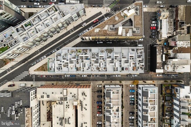 Building Photo - 1115 N American St