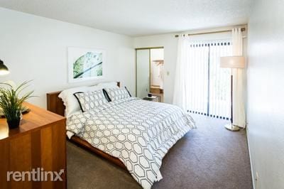 Building Photo - 843 S Longmore