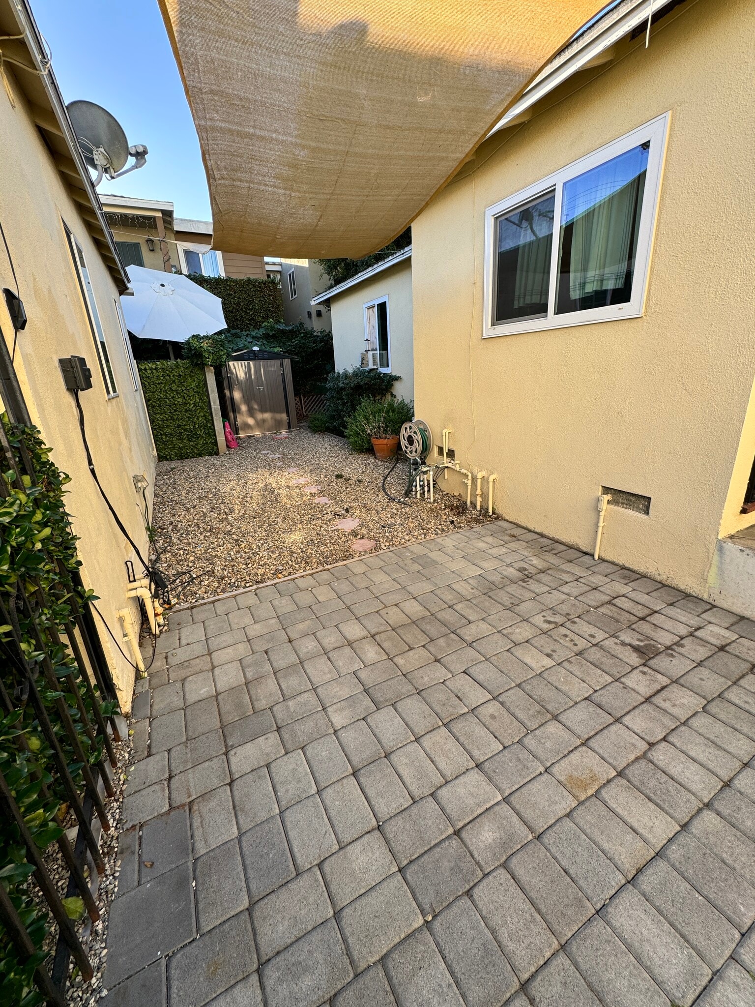 Gated outdoor dining area - 1935 18th St