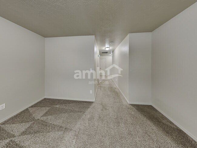 Building Photo - 11934 Edgemoor St