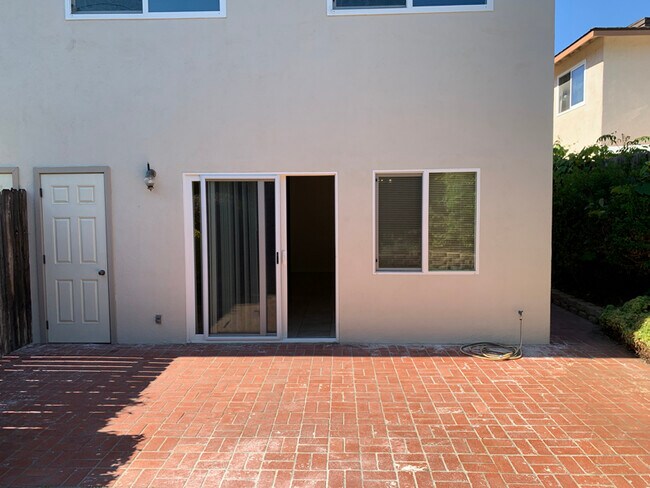 Building Photo - 3745 Portofino Way