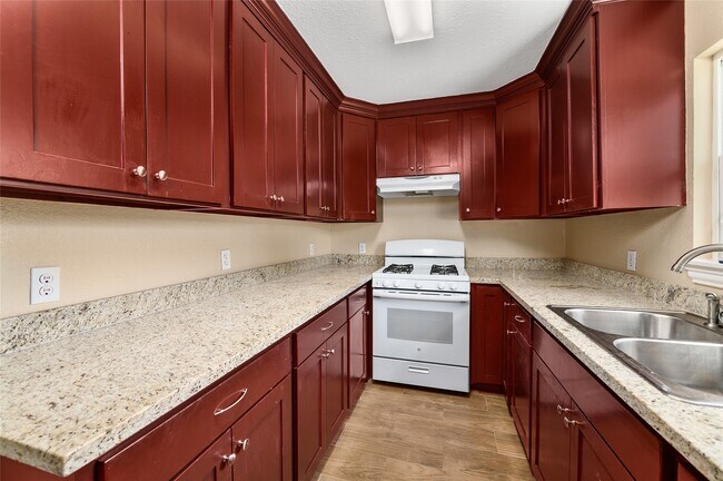 Building Photo - 3938 Daphne St