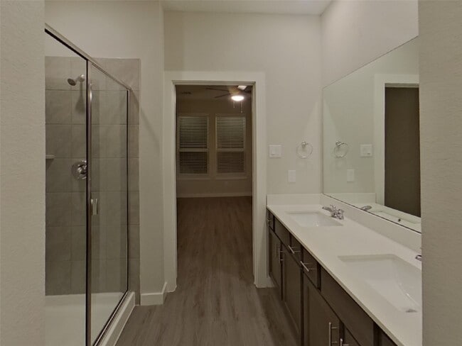 Building Photo - 23643 Gibson Frst Dr