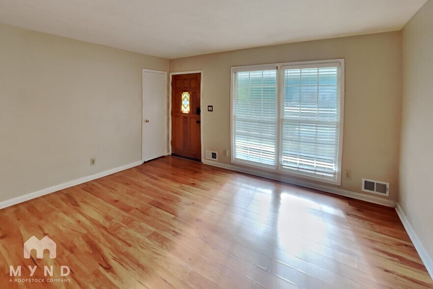Building Photo - 2570 Rolling View Dr