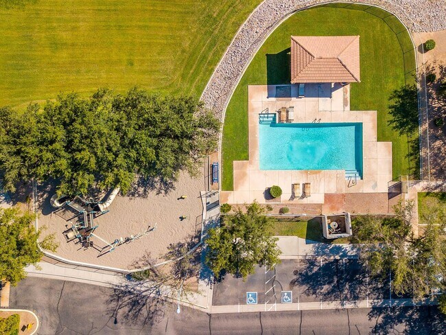 Building Photo - 87 S Tercera Pl