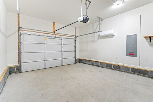 Building Photo - Modern Coastal Retreat | 3BR/2BA Home Buil...