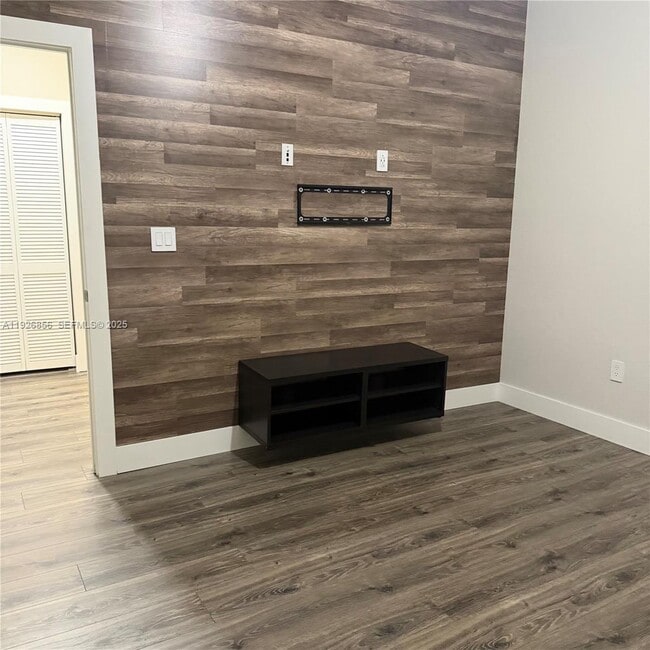 Building Photo - 10320 W 33rd Ln