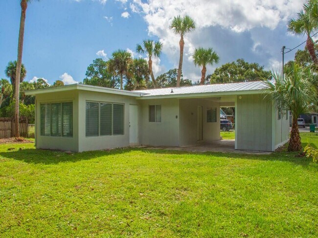 Building Photo - 7502 Pacific Ave