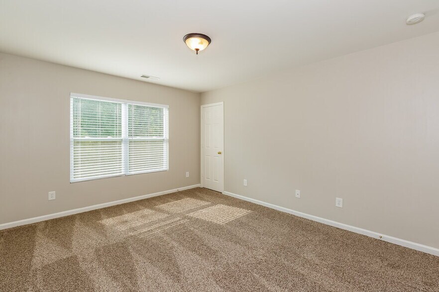 Building Photo - 2022 Savannah Hills Dr