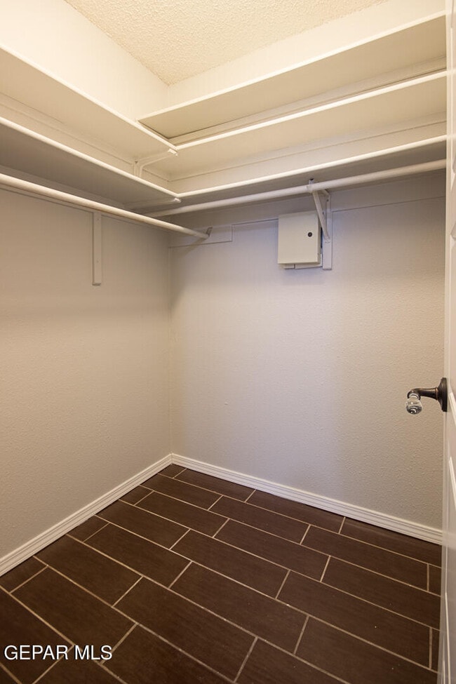 Building Photo - 3311 Catherine Ann Dr