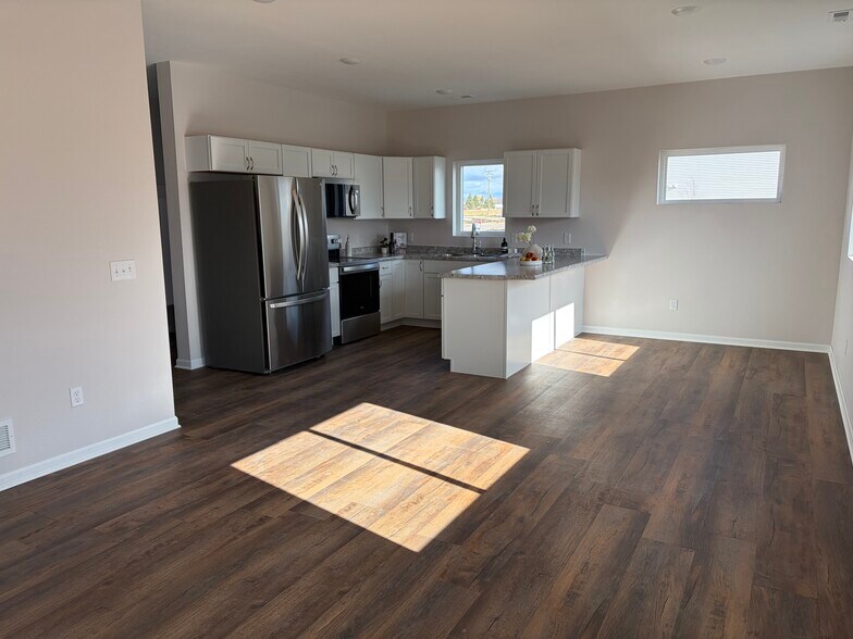 Building Photo - 3125 Scotch Ln