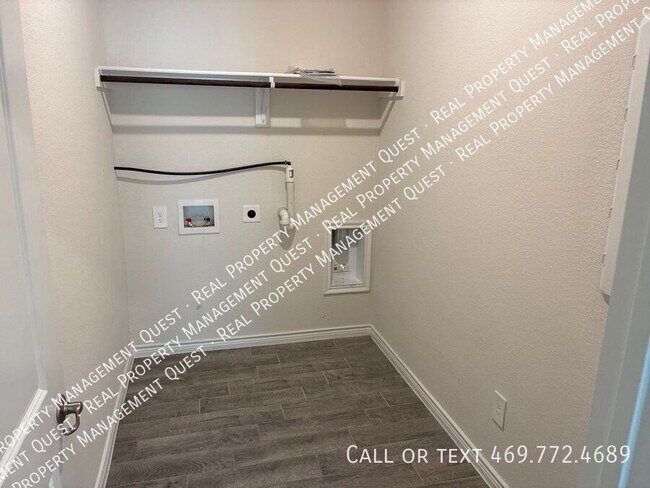 Building Photo - 8164 Trudy Ln