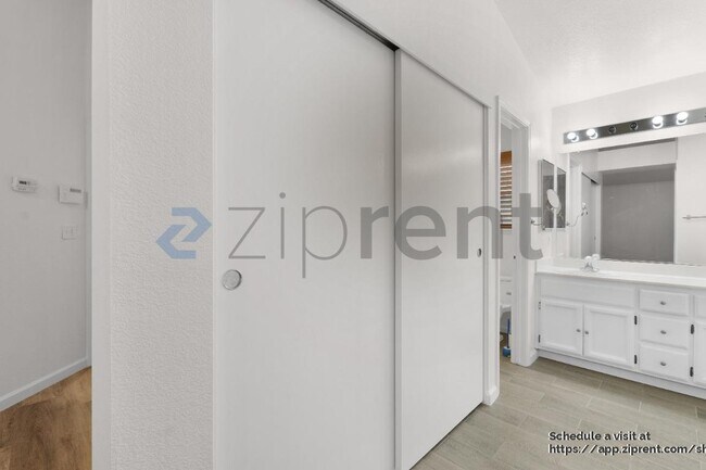 Building Photo - 8361 Delicato Way