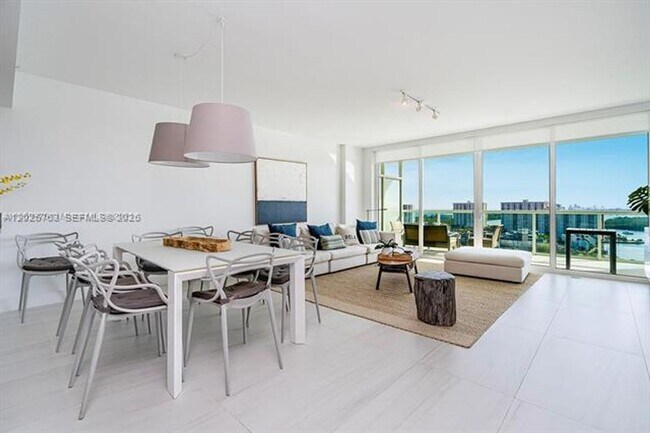 Building Photo - 400 Sunny Isles Blvd