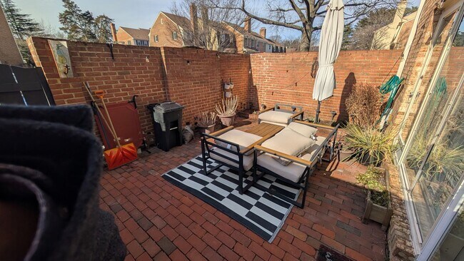 Building Photo - 10939 Wickshire Way