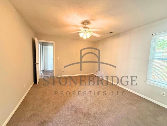 Building Photo - 3 bed, 2 bath home in Helena
