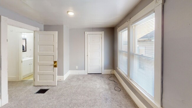 Building Photo - 4 Bed 2 Bath Single Family Home for Rent in Butler, PA