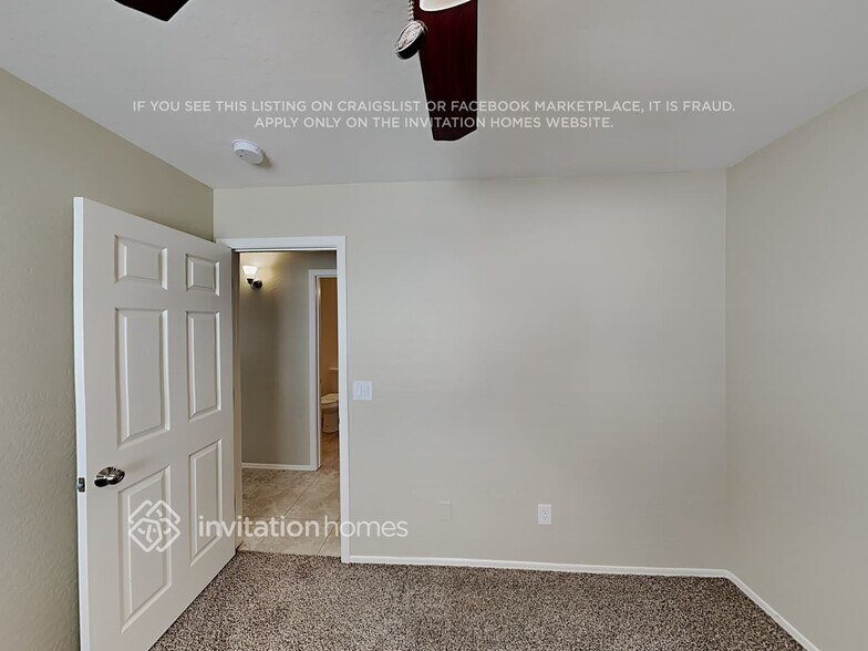 Building Photo - 2369 W Silver Creek Ln