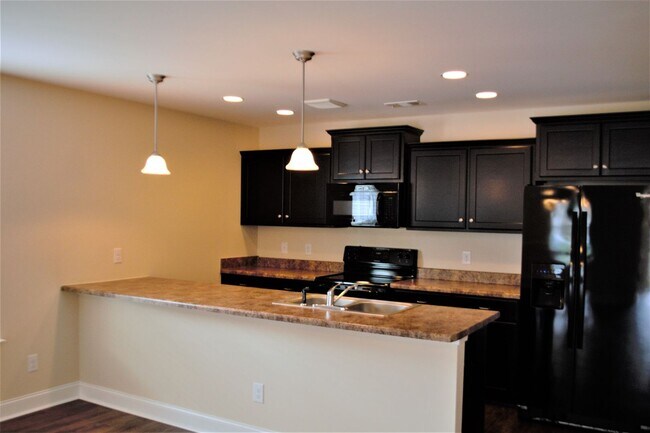 Building Photo - 44 Hartland Ct