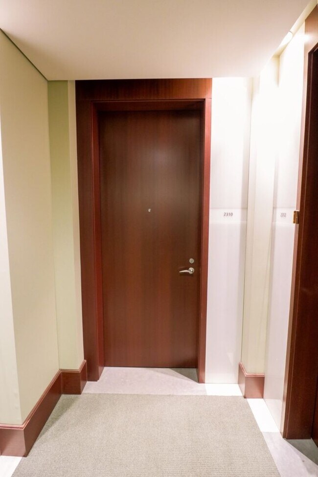 Building Photo - 1Bd/1.5BA Bellevue Condo