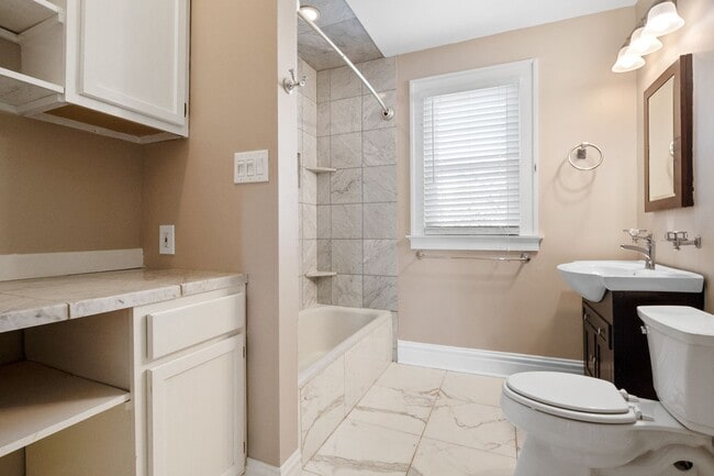 Building Photo - Home on the Range