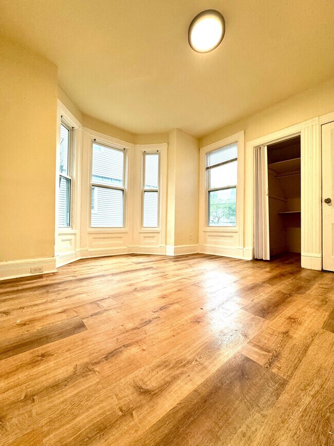 Building Photo - 77 Marshall St