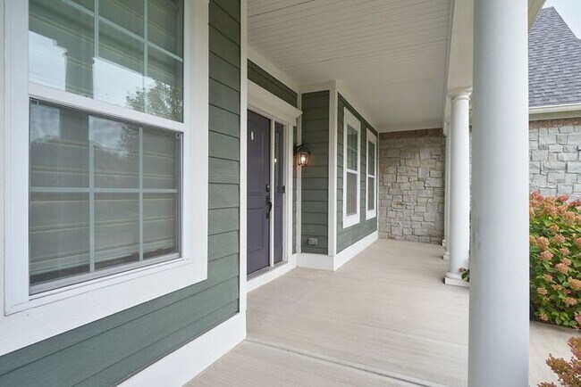 Building Photo - Beautiful 5 Bedroom With Finished Basement in Fishers