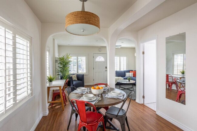 Building Photo - 4916 Long Branch Ave