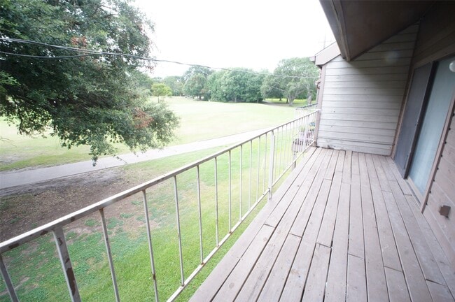 Building Photo - 8531 Sands Point Dr