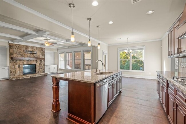 Building Photo - 710 Deer Holw Trce