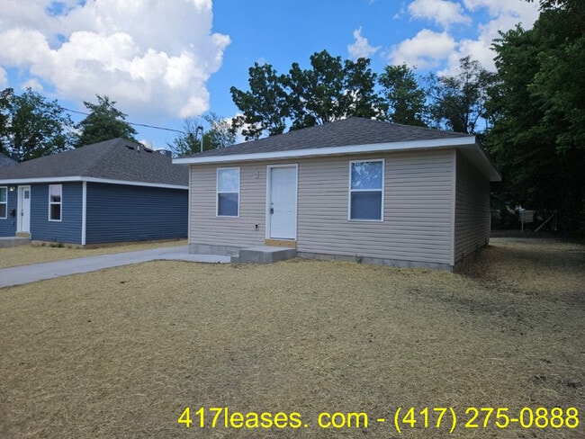 Building Photo - 2320 N Taylor Ave