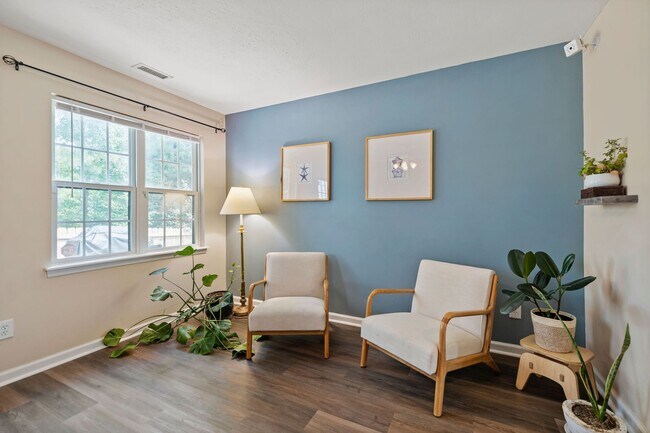 Building Photo - 2 Bd/2.5 Ba Home w/ Fenced Yard w/i Minutes of Downtown Durham!