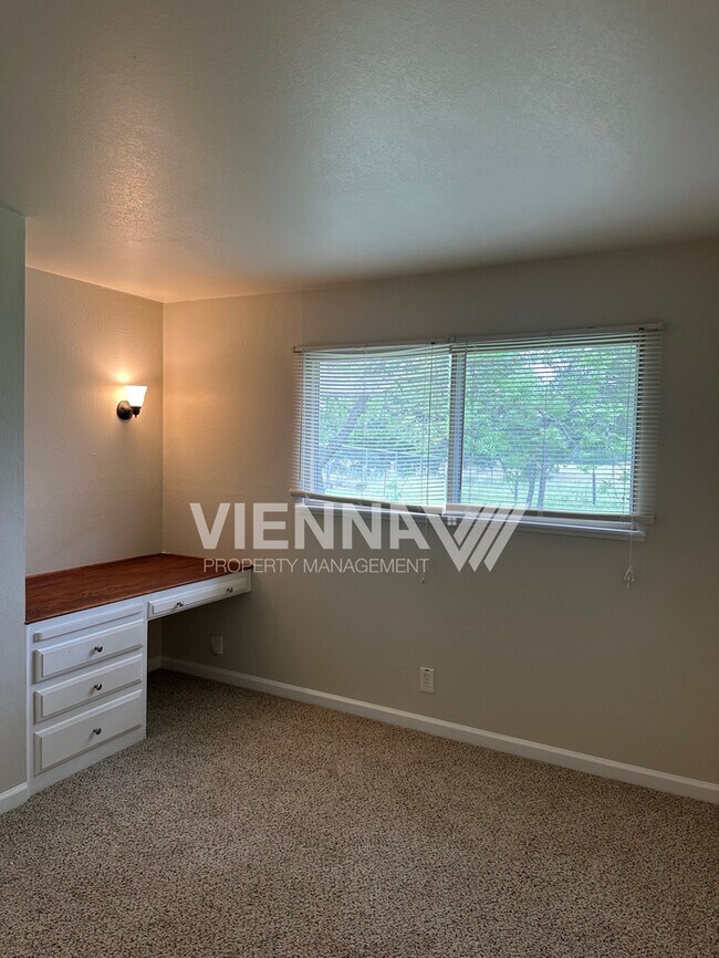 Building Photo - 5280 5th St