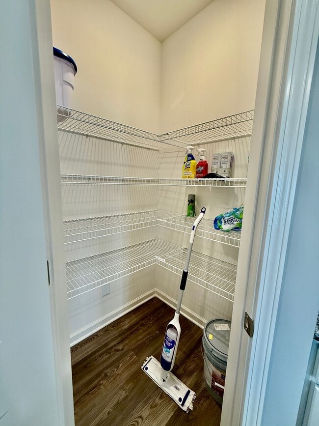 Building Photo - Move in now and pay NO RENT for the rest o...