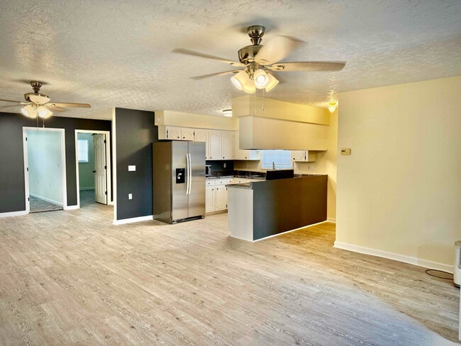 Building Photo - 73 Dan St