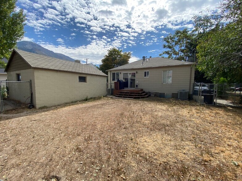 Building Photo - 841 400 S