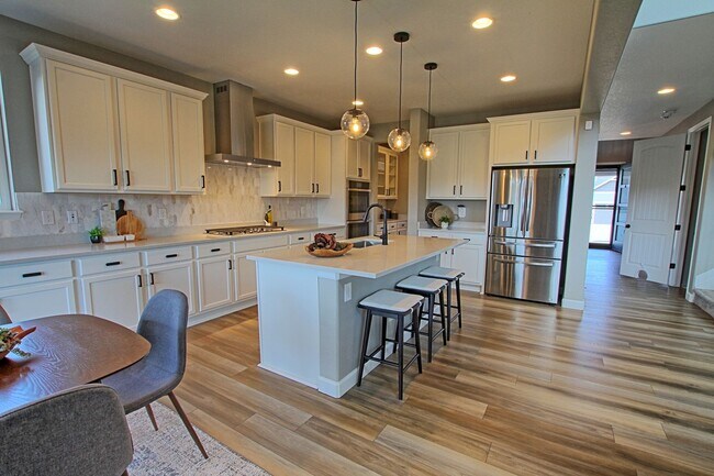 Building Photo - Luxury 5 bed for Rent in Blacktail at The ...