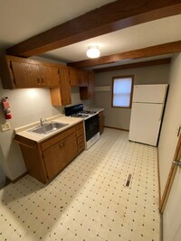 Building Photo - 1-Bedroom 1-Bath Main Floor