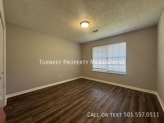 Building Photo - 2 E Laramie Dr