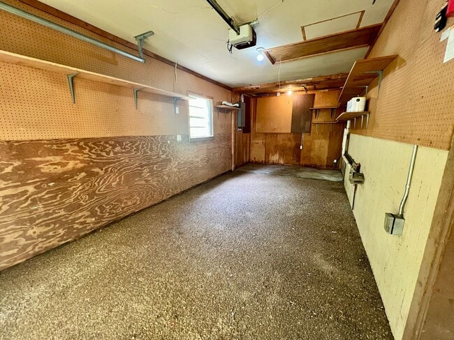 Building Photo - Cozy 3 Bedroom, 1 Bathroom Home for Rent!