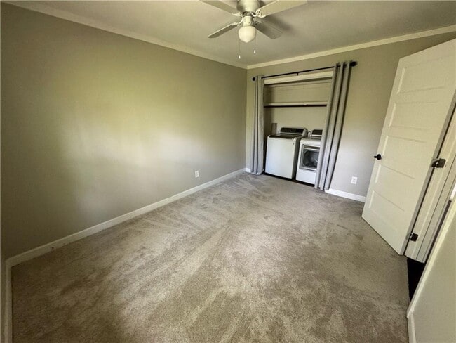 Building Photo - 2110 Six Branches Dr