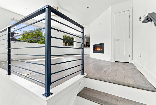 Building Photo - $3,640.95 with $300 Off the first month's rent, 2 Bed, 2.5 Bath Townhome in Denver with Rooftop P...