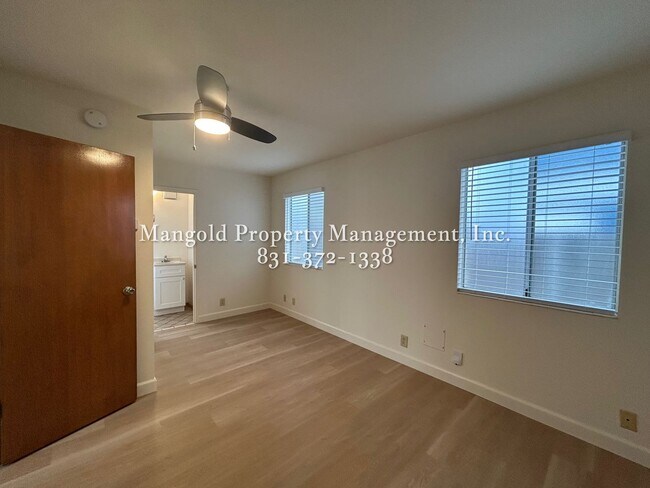 Building Photo - 842 Laine St