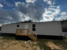 Building Photo - 19 Meadowview Ln