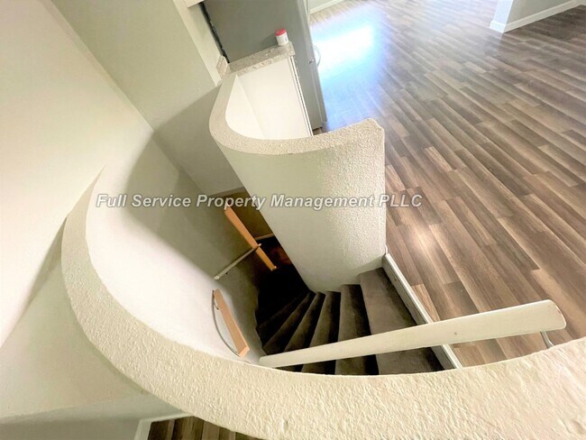 Building Photo - Country charm with Modern day updates!