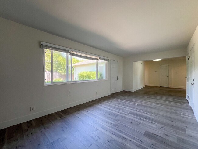 Building Photo - 1742 Sequoia St