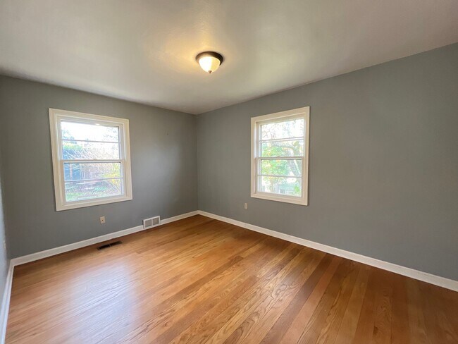 Building Photo - 4643 NE 38th Ave