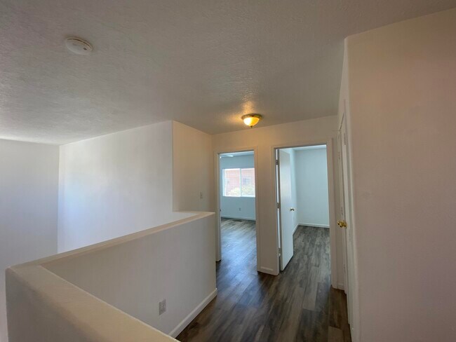 Building Photo - 1412 Stone Canyon Rd NE